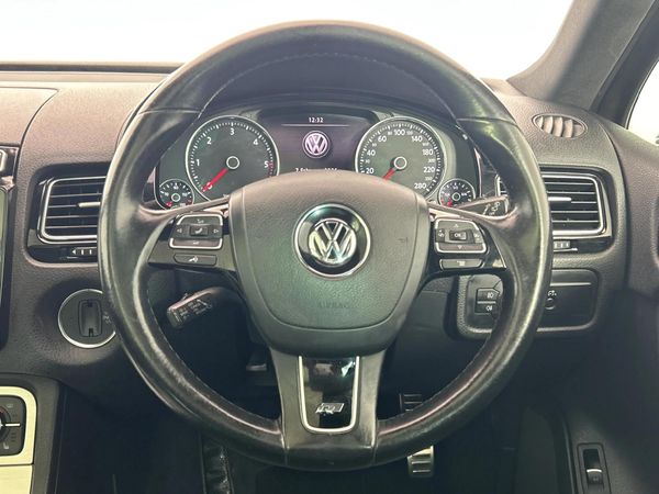 2015-Volkswagen-Touareg-GP-30-V6-TDI-Luxury-Auto image:12