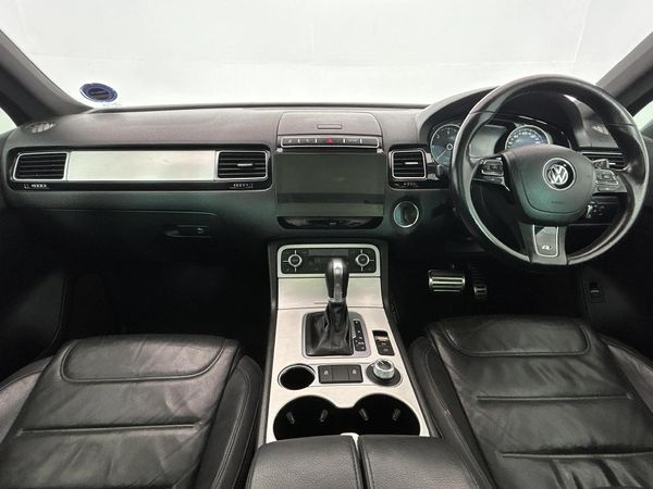 2015-Volkswagen-Touareg-GP-30-V6-TDI-Luxury-Auto image:1