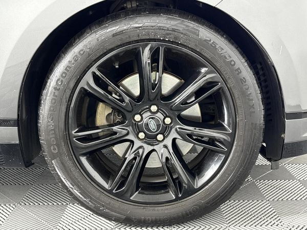 2018-Land-Rover-Range-Rover-Velar-30-D-D300 image:5