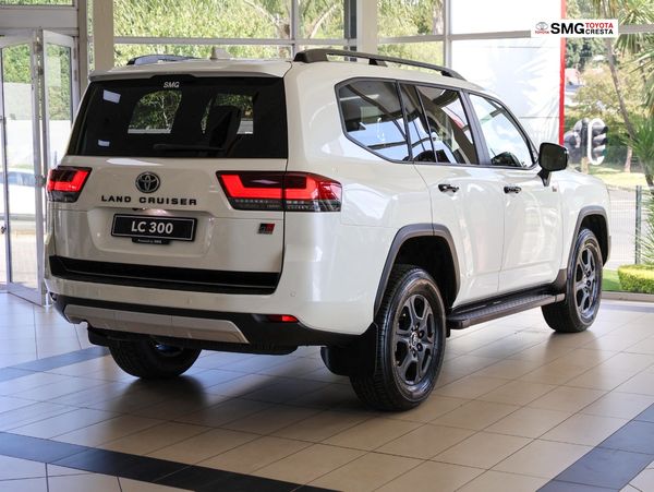 2026-Toyota-Land-Cruiser-300-V6-35T-GR-S image:7