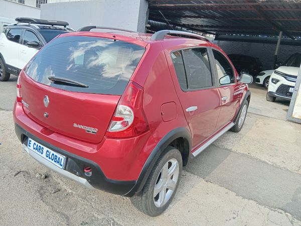 2015-Renault-Sandero-16-Stepway image:3