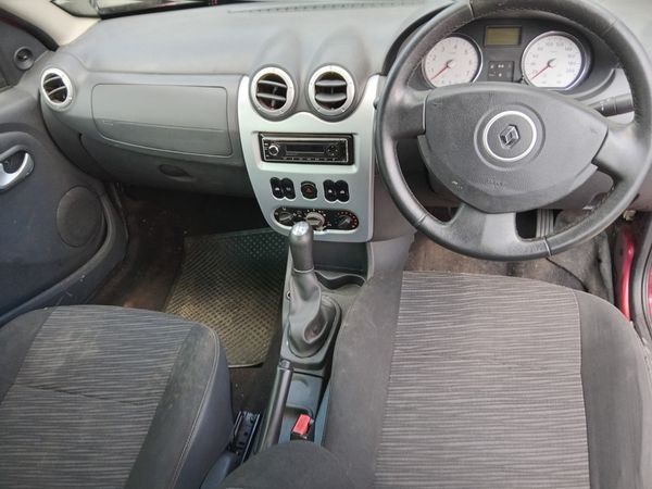 2015-Renault-Sandero-16-Stepway image:7