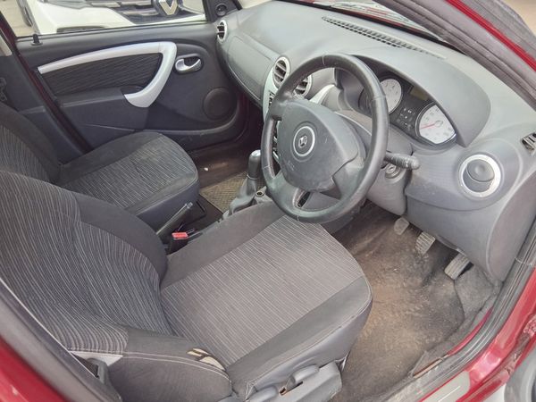 2015-Renault-Sandero-16-Stepway image:8