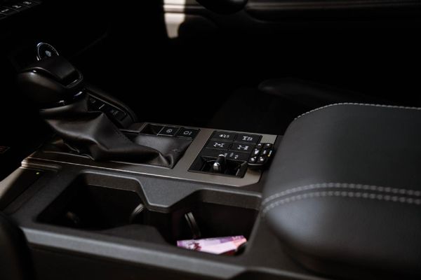 2025-Toyota-Land-Cruiser-Prado-VX-R-28GD-Auto image:13