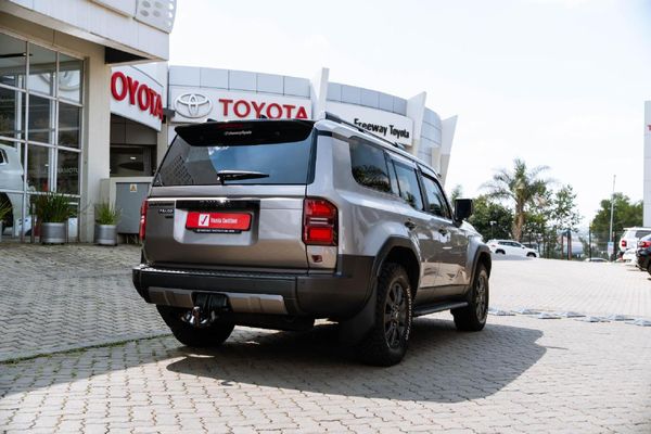 2025-Toyota-Land-Cruiser-Prado-VX-R-28GD-Auto image:8