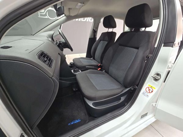2023-Volkswagen-Polo-Vivo-16-Comfortline-Auto-5-dr image:15