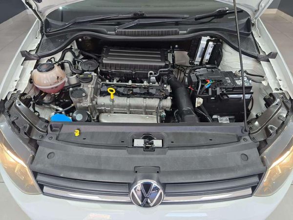 2023-Volkswagen-Polo-Vivo-16-Comfortline-Auto-5-dr image:5