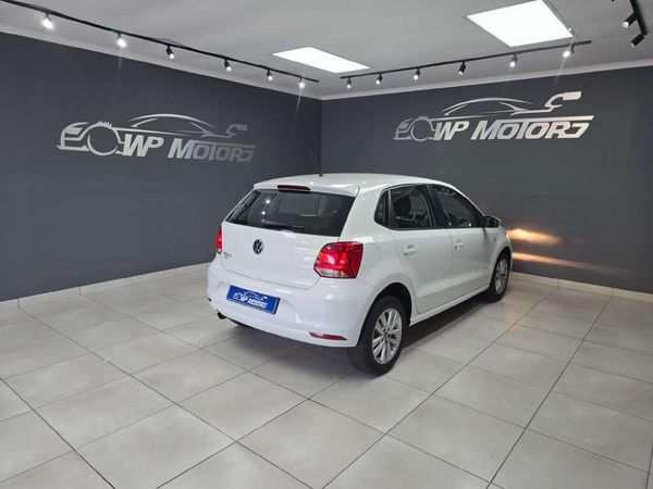 2023-Volkswagen-Polo-Vivo-16-Comfortline-Auto-5-dr image:7