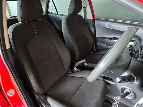 2023-Kia-Picanto-10-Street image:15