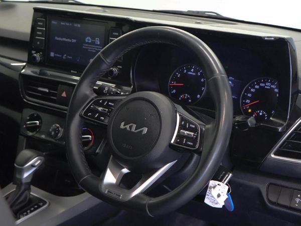 2022-Kia-Seltos-16-EX-Auto image:13