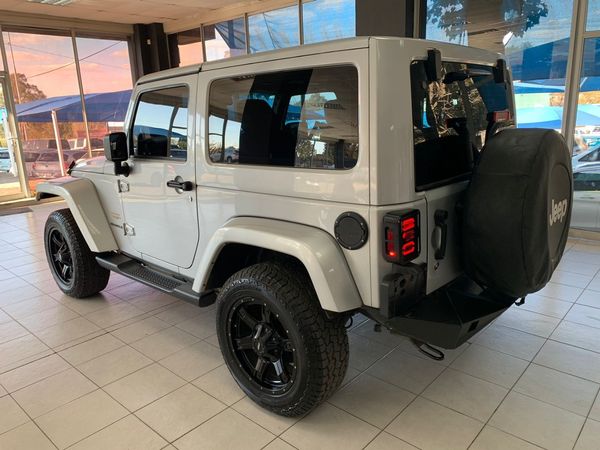 2013-Jeep-Wrangler-36-V6-Sahara-2-dr-Auto image:4