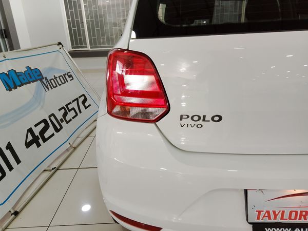 2022-Volkswagen-Polo-Vivo-16-Comfortline-Auto-5-dr image:6