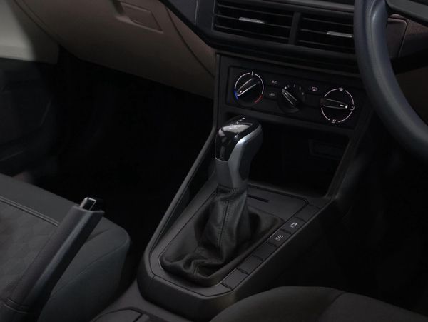 2025-Volkswagen-Polo-16-Classic-Auto image:13