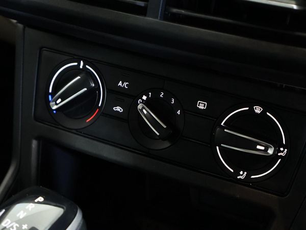 2025-Volkswagen-Polo-16-Classic-Auto image:14