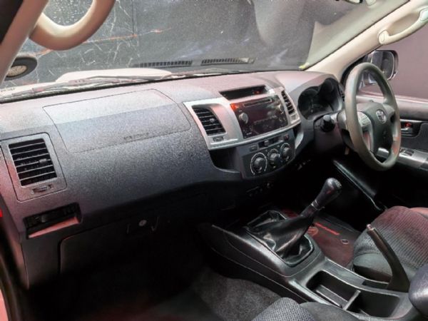 2015-Toyota-Fortuner-25-D-4D-Raised-Body image:11
