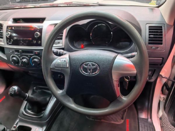 2015-Toyota-Fortuner-25-D-4D-Raised-Body image:13