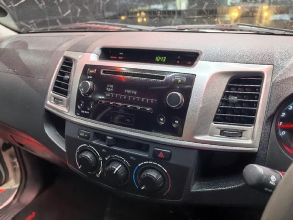 2015-Toyota-Fortuner-25-D-4D-Raised-Body image:14