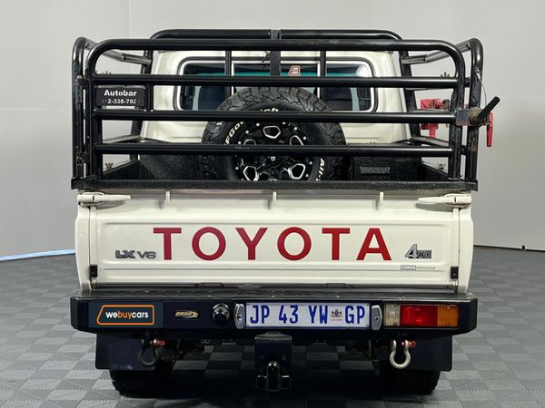 2020-Toyota-Land-Cruiser-79-45-D-Double-Cab image:16