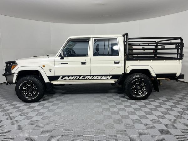 2020-Toyota-Land-Cruiser-79-45-D-Double-Cab image:17