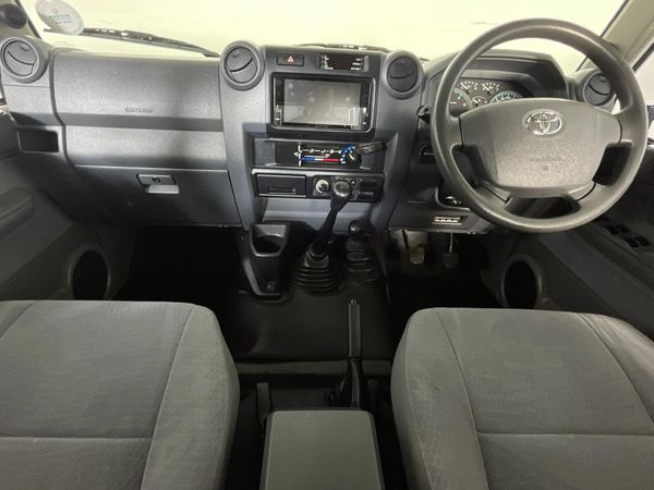 2020-Toyota-Land-Cruiser-79-45-D-Double-Cab image:1