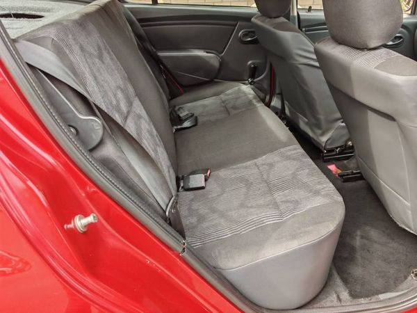 2011-Renault-Sandero-14-Ambiance image:4