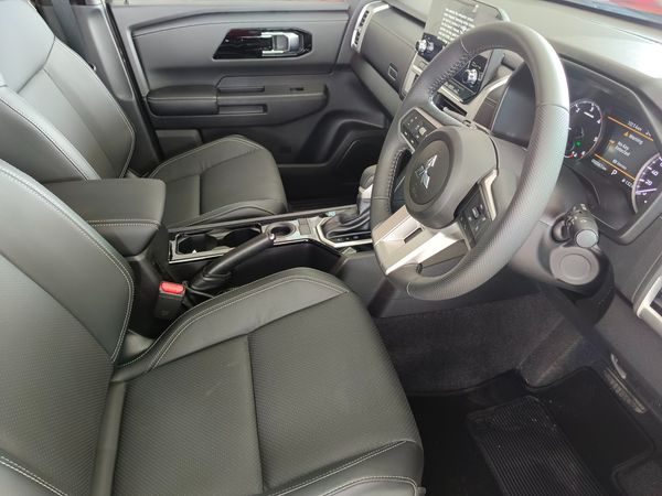 2026-Mitsubishi-Triton-24-Di-DC-Xtreme-Double-Cab-4-x-2-Auto image:8