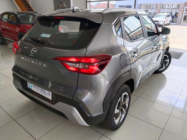 2026-Nissan-Magnite-10-Visia-MT-Touch-screen-radio-included image:5
