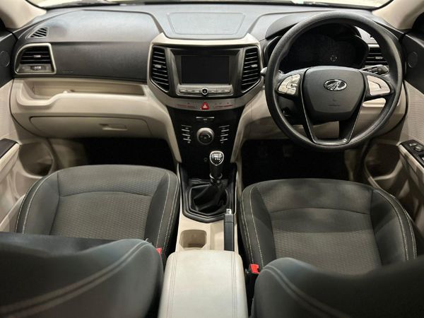 2020-Mahindra-XUV-300-15D-W6 image:11