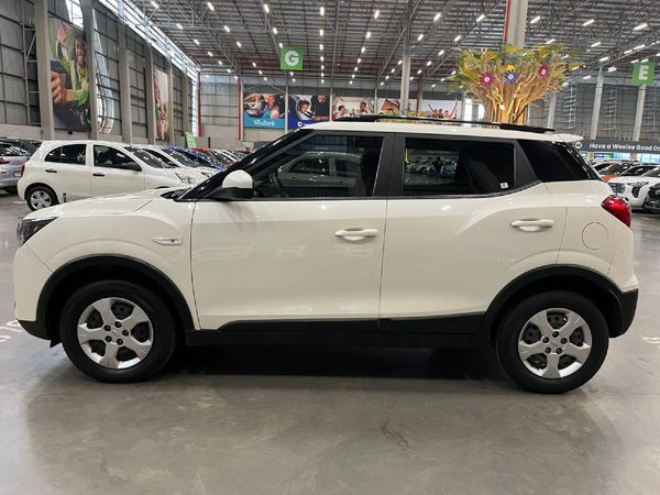 2020-Mahindra-XUV-300-15D-W6 image:3