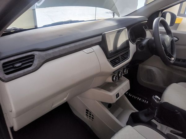 2026-Renault-Triber-10-Techno image:18
