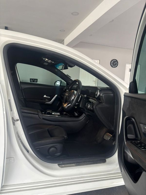 2018-Mercedes-Benz-A-Class-A-200-Auto image:6