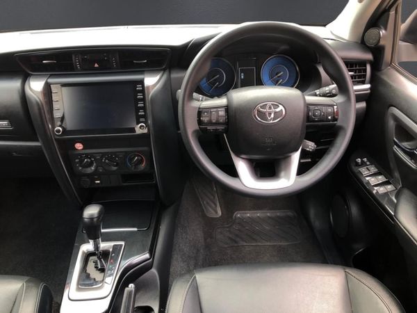 2025-Toyota-Fortuner-24-GD-6-RB-Auto image:10