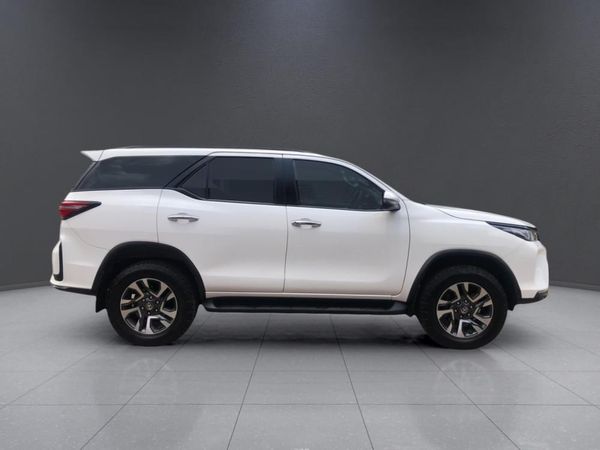 2025-Toyota-Fortuner-24-GD-6-RB-Auto image:7