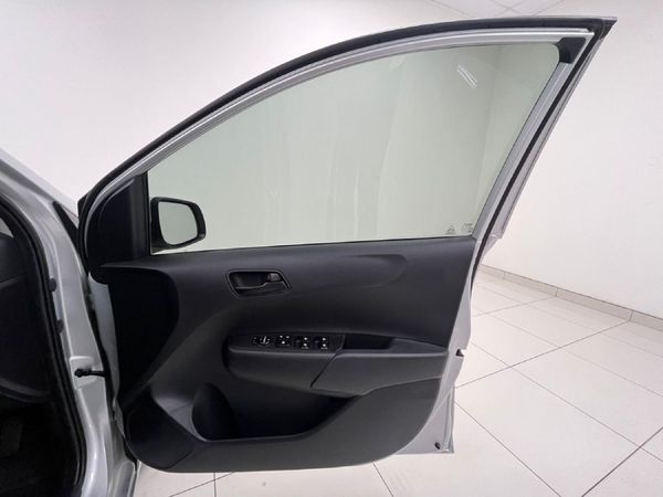 2026-Kia-Picanto-10-Auto image:11