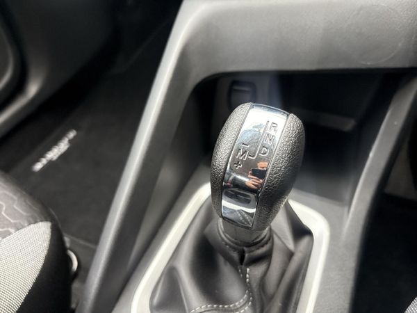 2026-Nissan-Magnite-10-Visia-AMT image:17