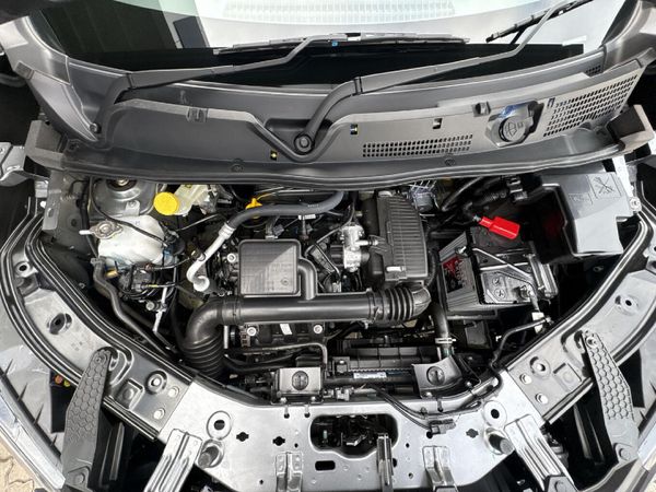 2026-Nissan-Magnite-10-Visia-AMT image:8