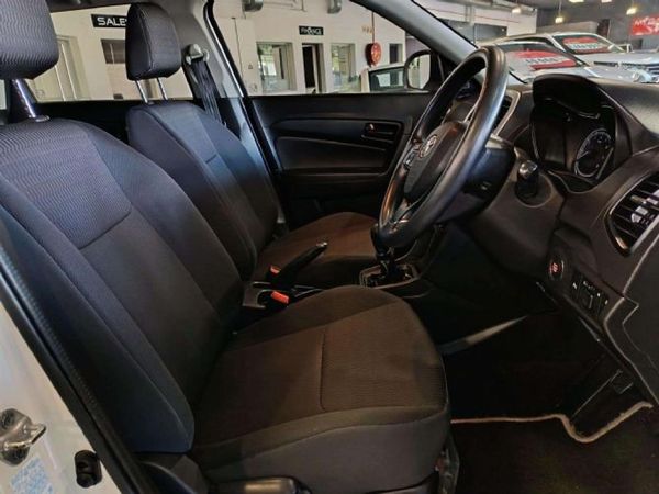 2022-Toyota-Urban-Cruiser-15-Xi image:3