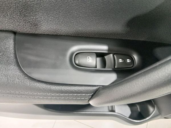 2021-Nissan-Qashqai-12T-Midnight-Auto image:26