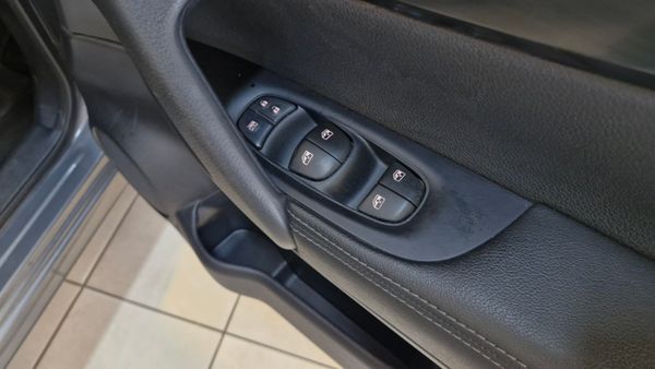 2021-Nissan-Qashqai-12T-Midnight-Auto image:22