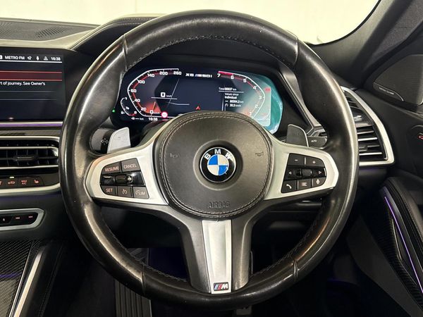 2021-BMW-X6-M50i image:12