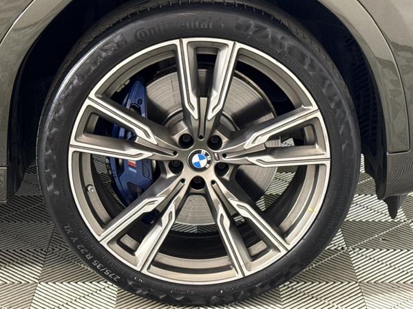 2021-BMW-X6-M50i image:5