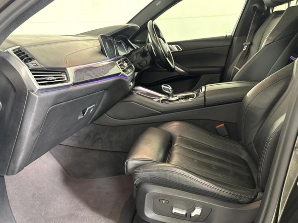2021-BMW-X6-M50i image:8