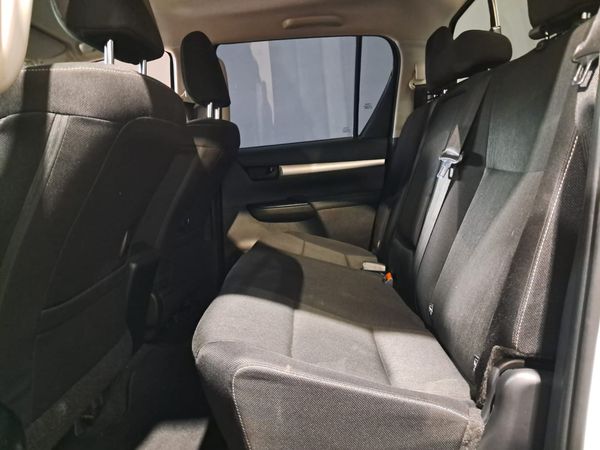 2025-Toyota-Hilux-24-GD-6-Raider-4x4-Auto-Double-Cab image:19