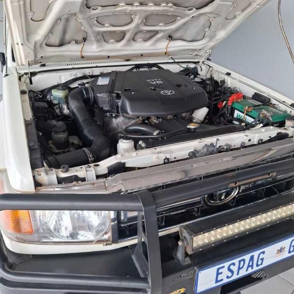 2013-Toyota-Land-Cruiser-79-40-Double-Cab image:6