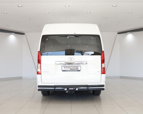2019-Toyota-Quantum-28-GL-14-Seat image:10