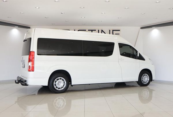 2019-Toyota-Quantum-28-GL-14-Seat image:11