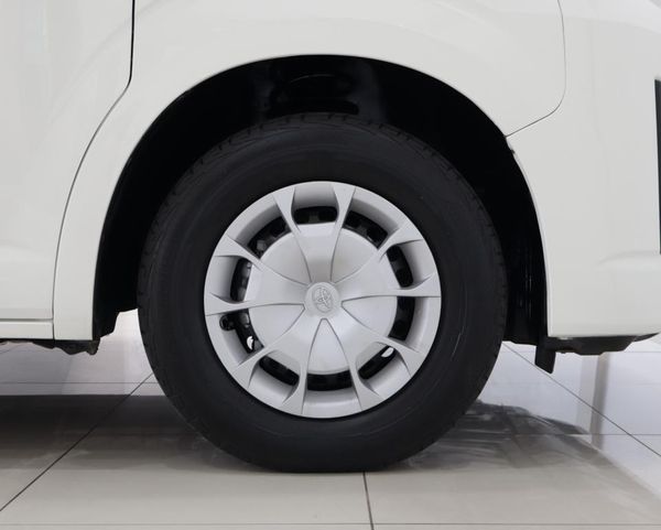 2019-Toyota-Quantum-28-GL-14-Seat image:13