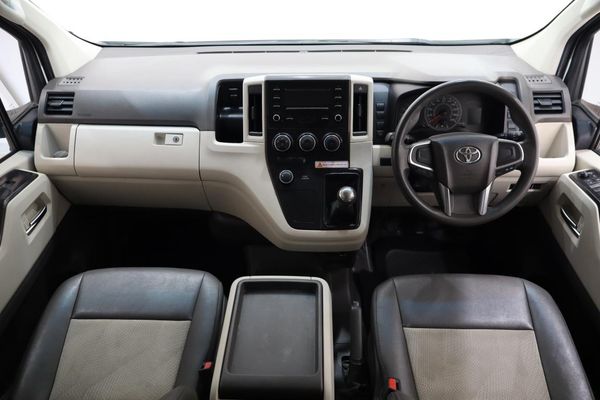 2019-Toyota-Quantum-28-GL-14-Seat image:7