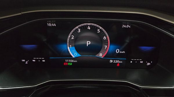 2025-Volkswagen-Polo-Sedan-10TSI-Style image:4
