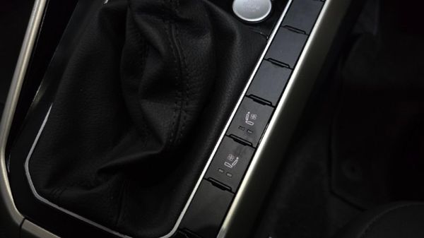 2025-Volkswagen-Polo-Sedan-10TSI-Style image:8